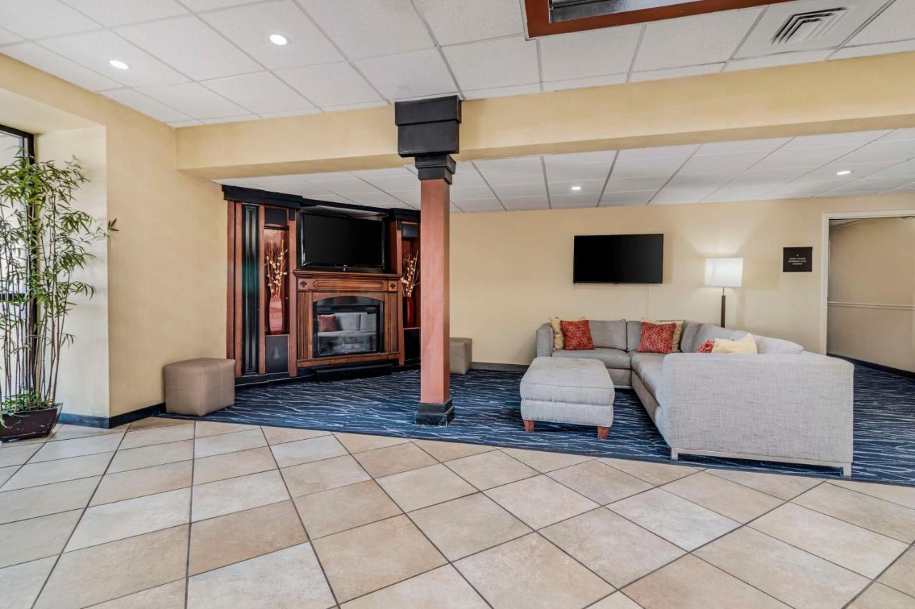 Best Western Plus Augusta Civic Center Inn Exterior photo